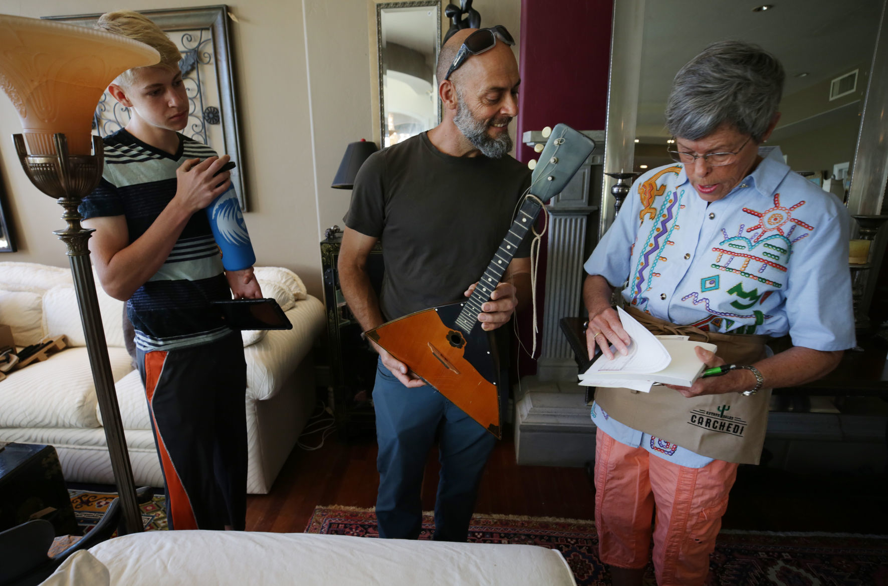 Weekend sales prove popular with Tucson treasure hunters